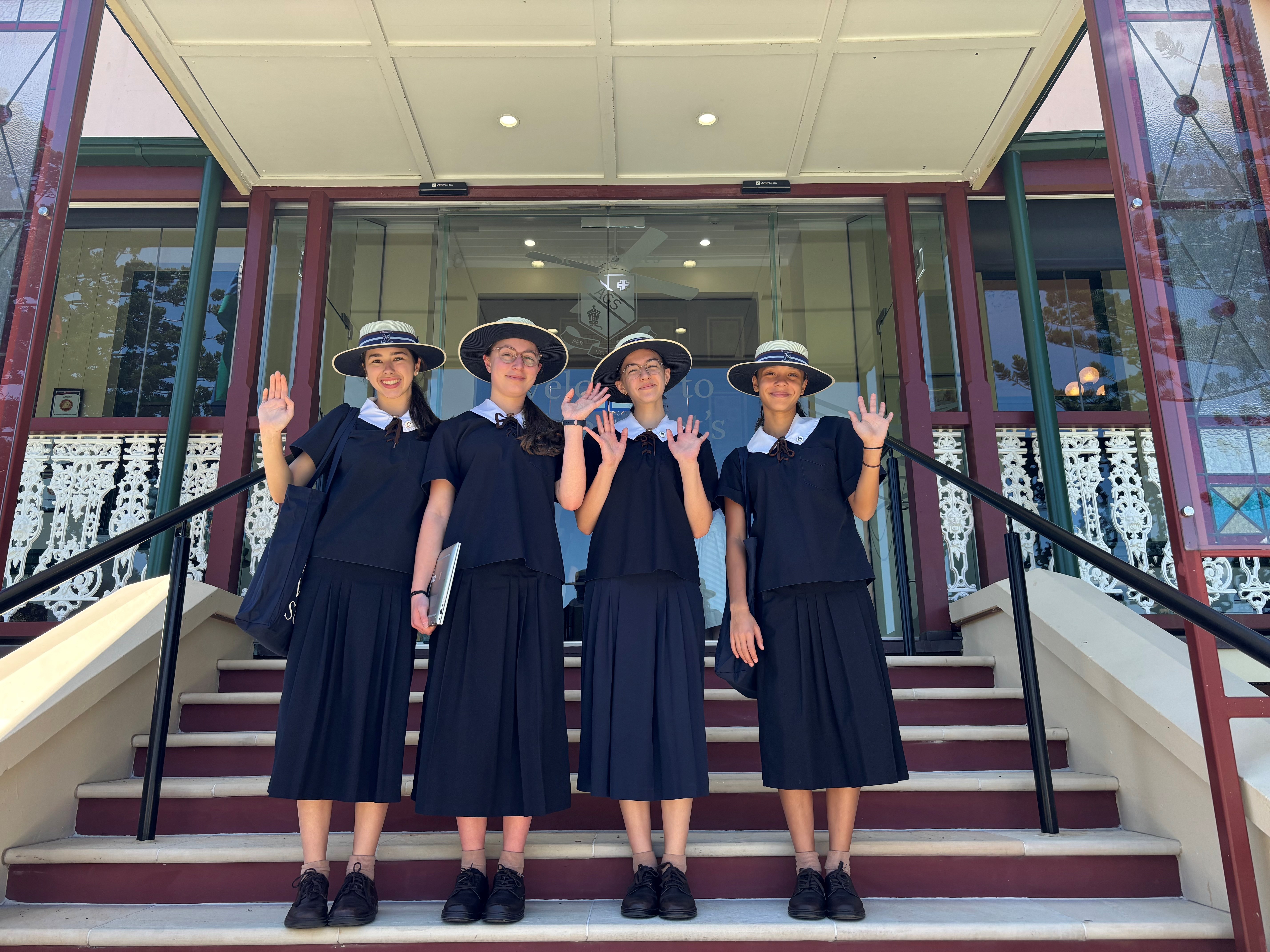 Global Exchange students from Saint Nom de Marie_2025