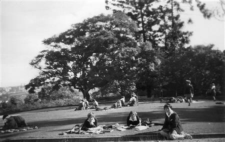 1949 Boarders Sunday afternoon