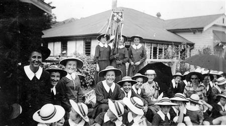 1954 Waiting for the Queen