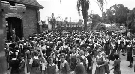 1956 Outside Eton Hall